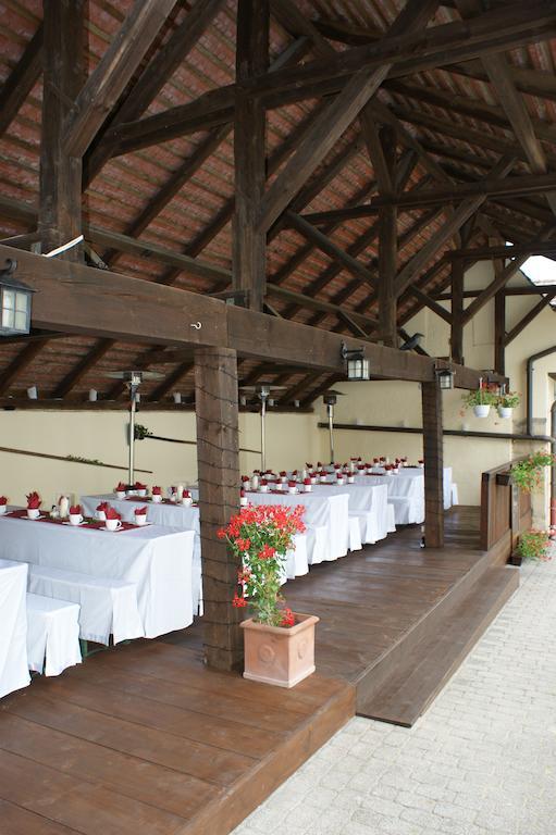 Landgasthof Und Hotel Weisser Lowe Eckental Exterior photo