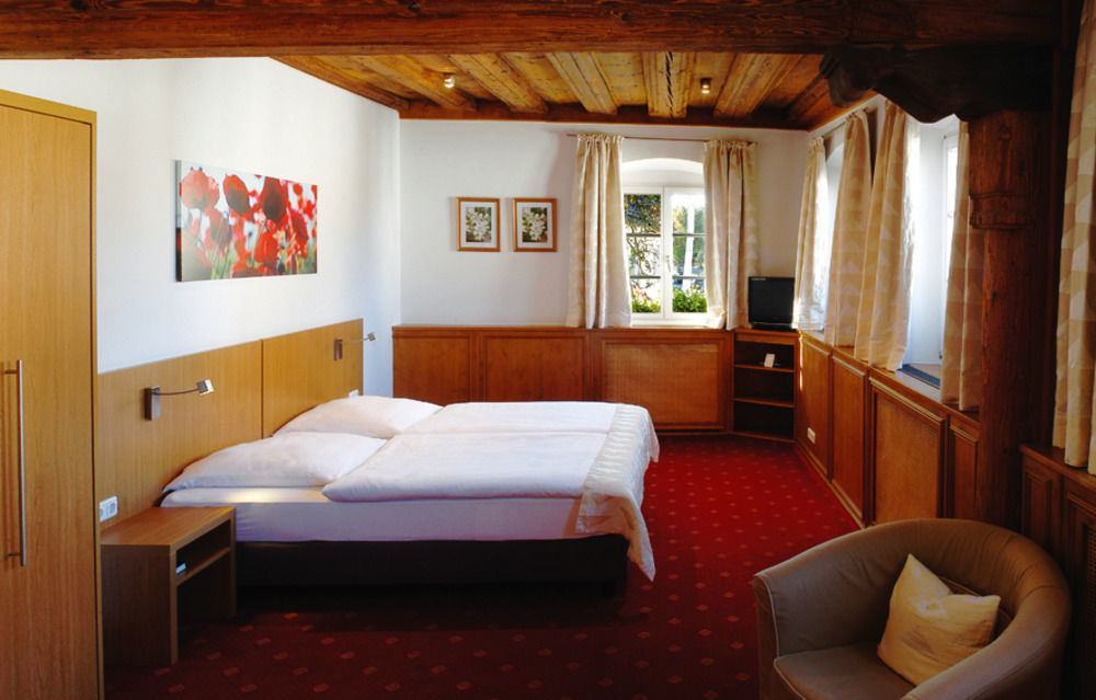 Landgasthof Und Hotel Weisser Lowe Eckental Exterior photo